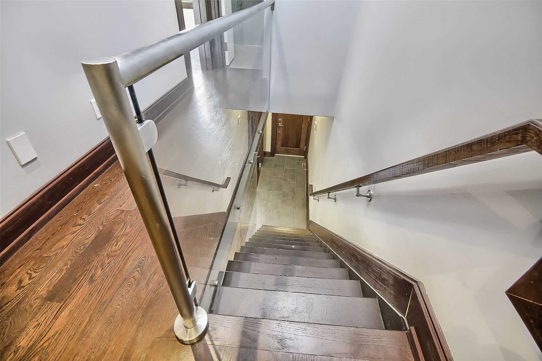127 Orchard View Boulevard