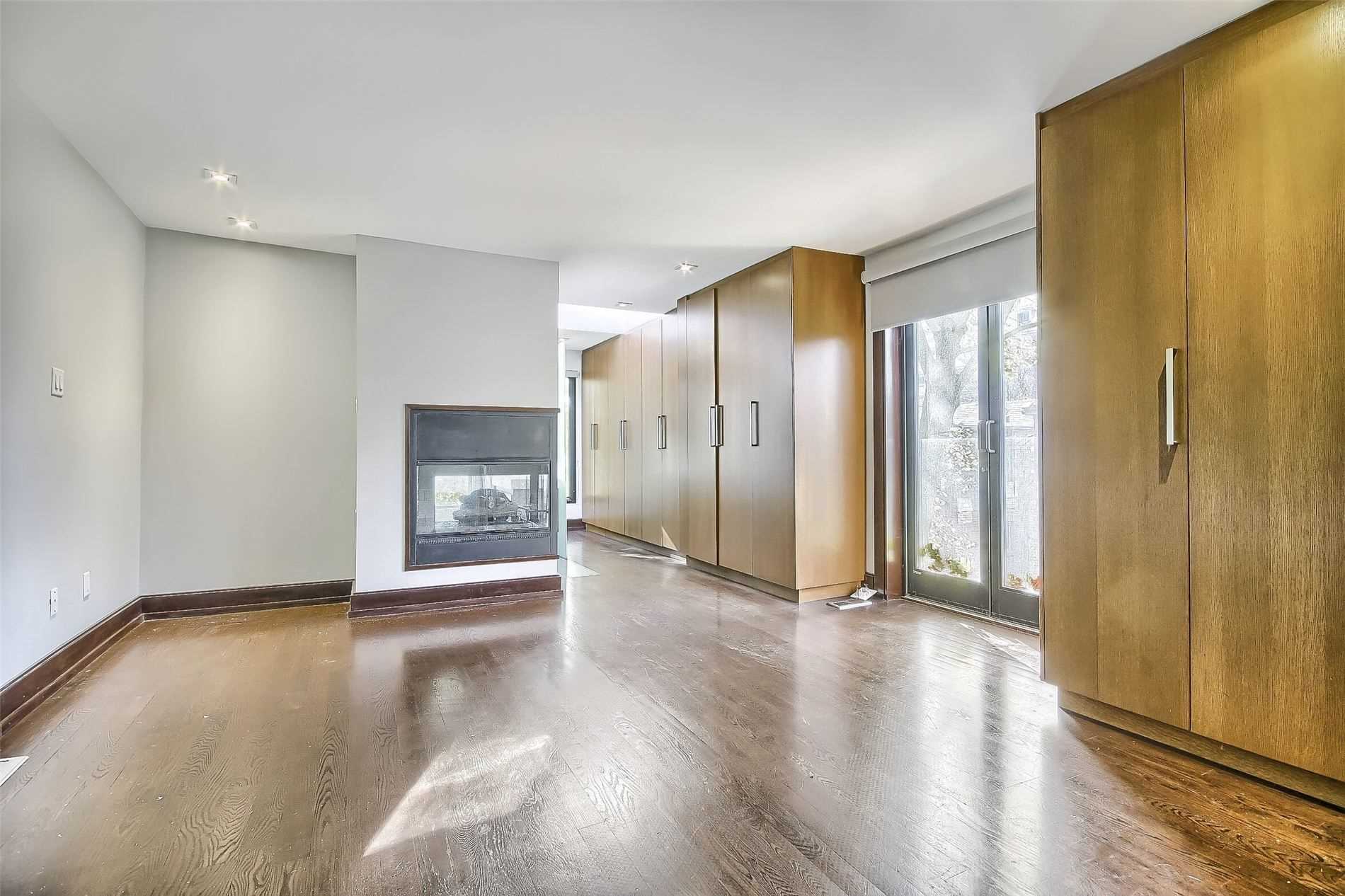 127 Orchard View Boulevard