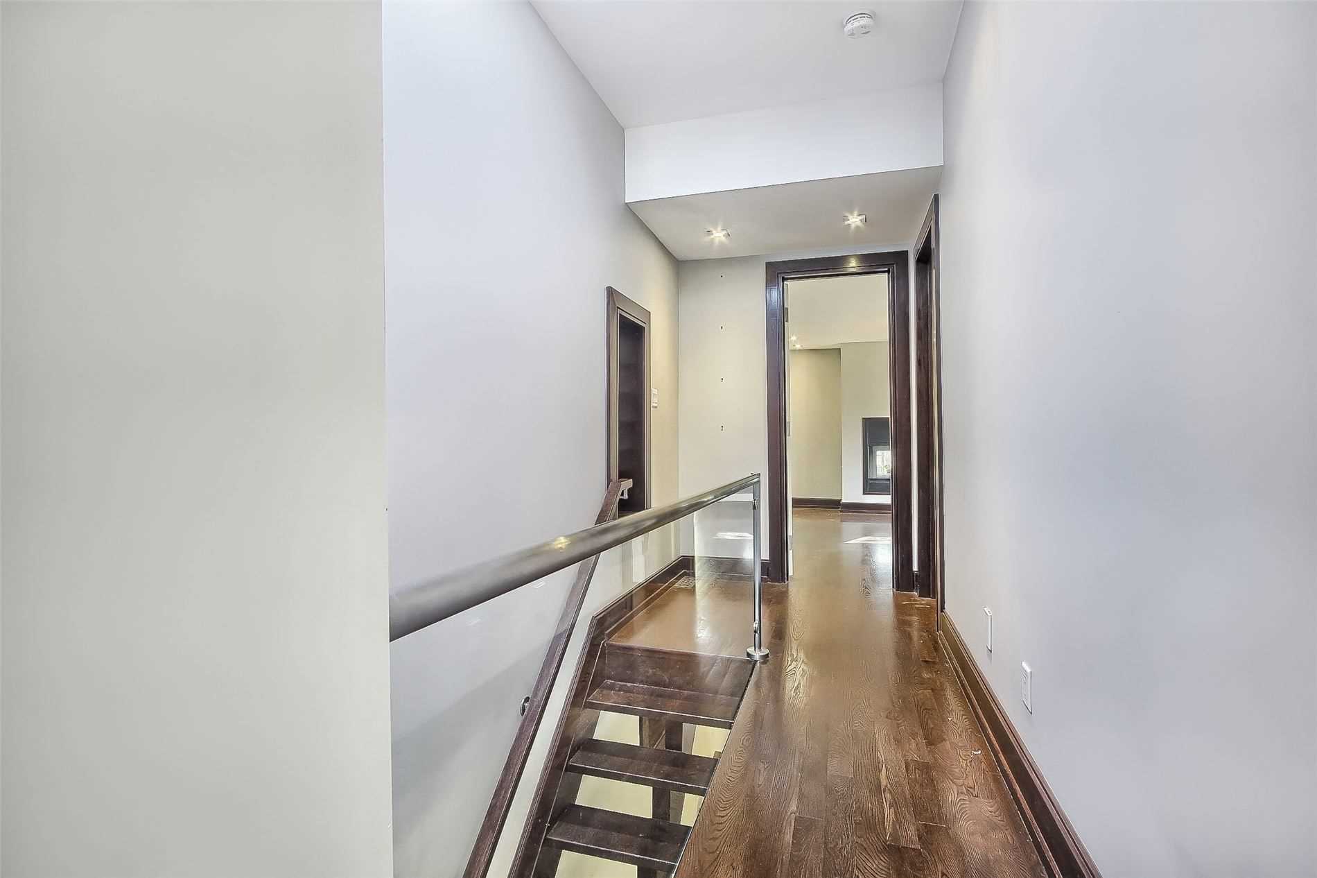 127 Orchard View Boulevard