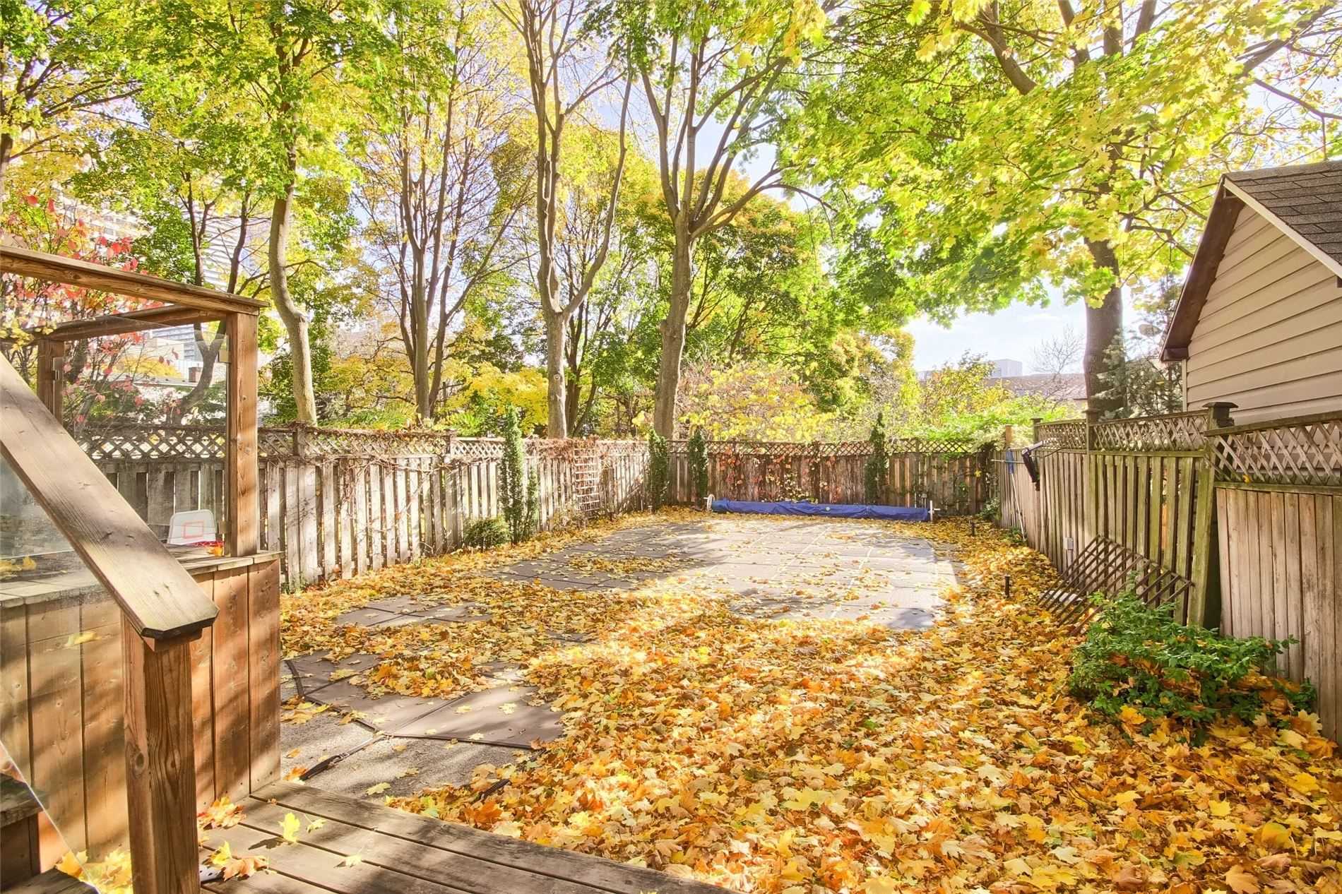 127 Orchard View Boulevard
