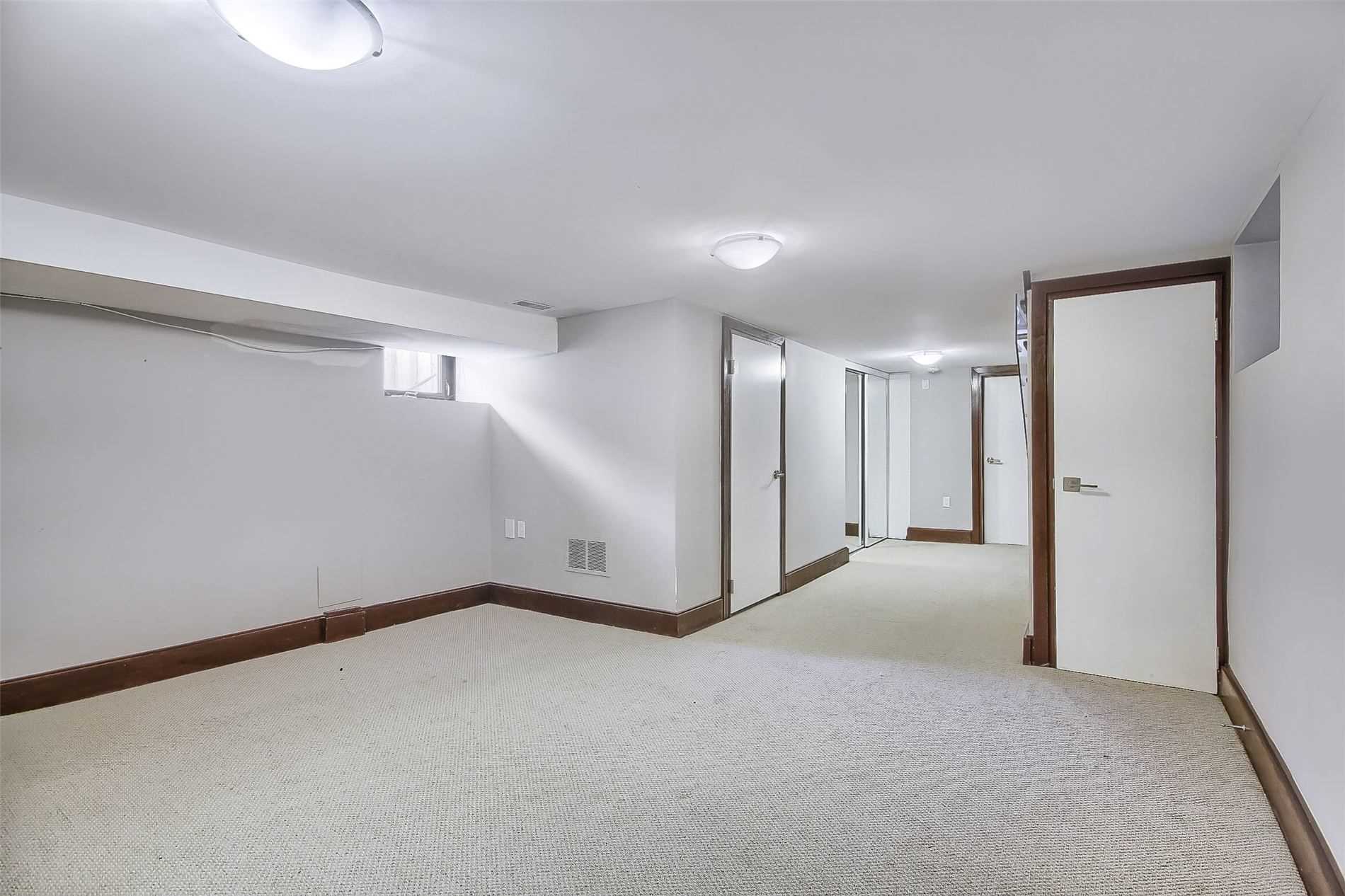 127 Orchard View Boulevard