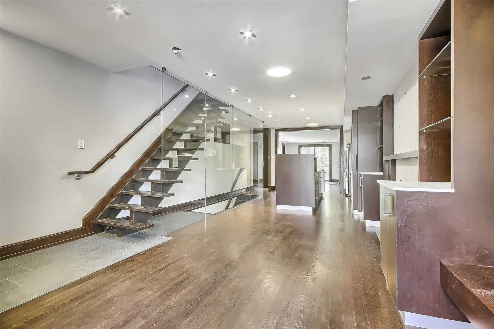 127 Orchard View Boulevard