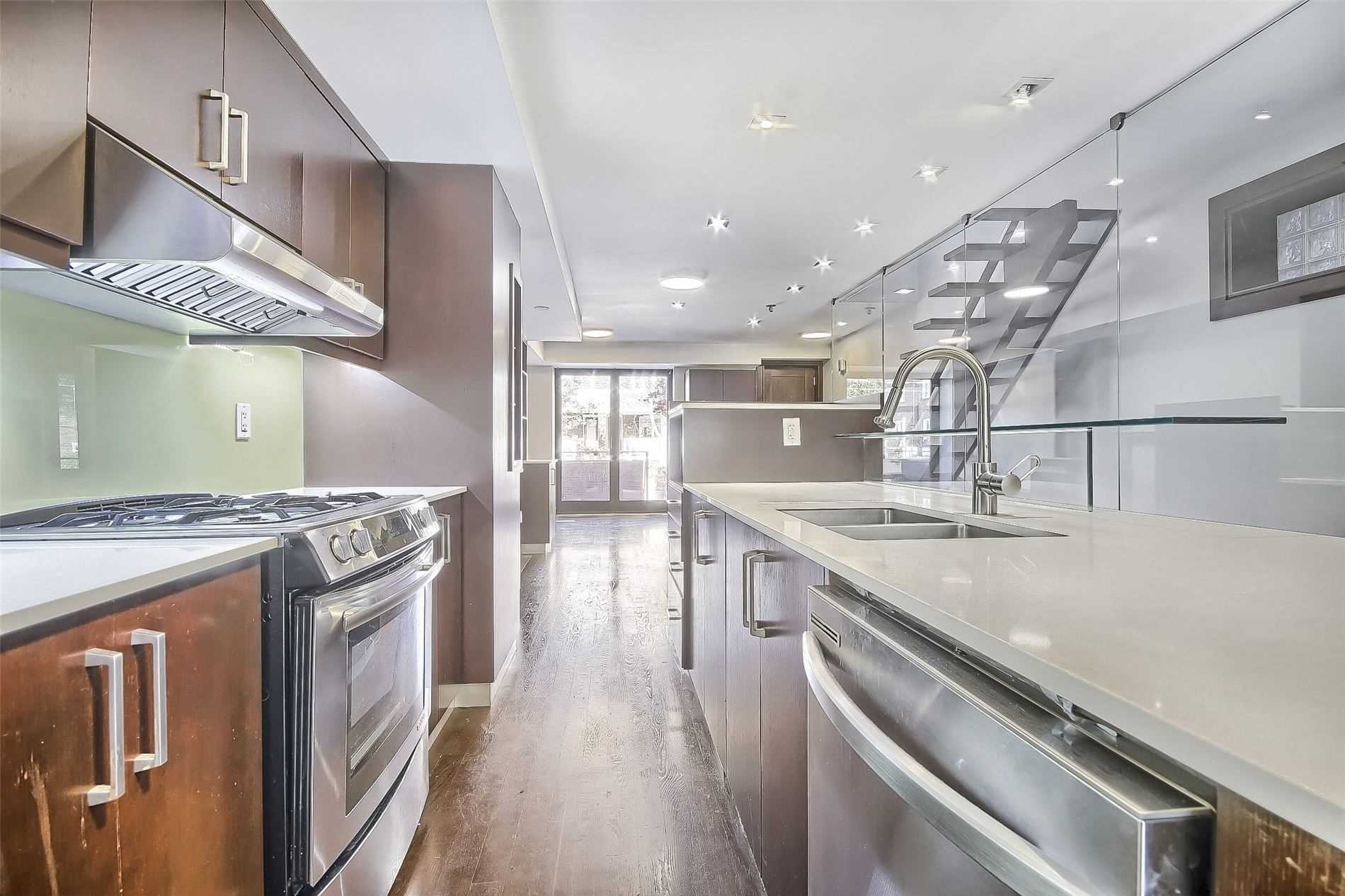 127 Orchard View Boulevard