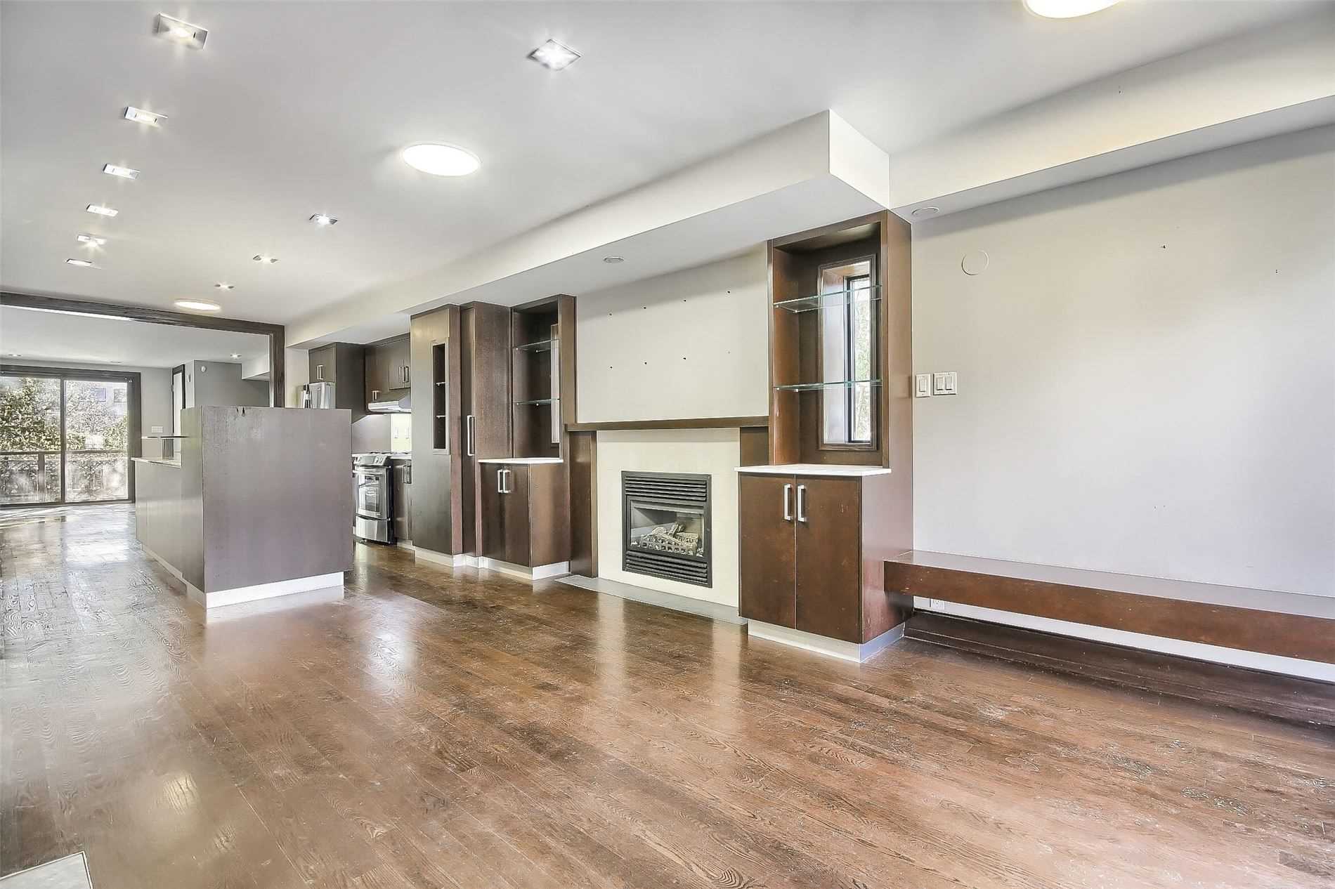 127 Orchard View Boulevard