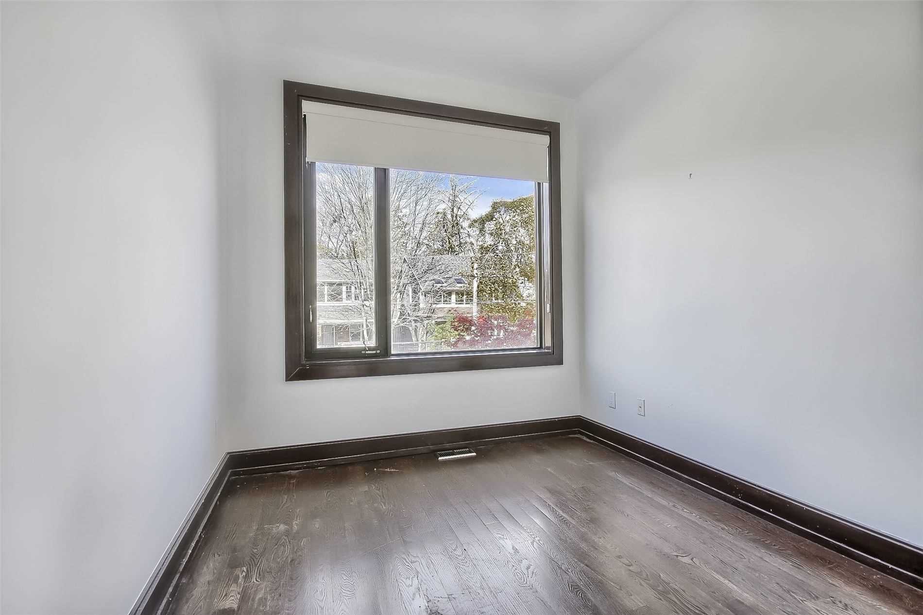 127 Orchard View Boulevard