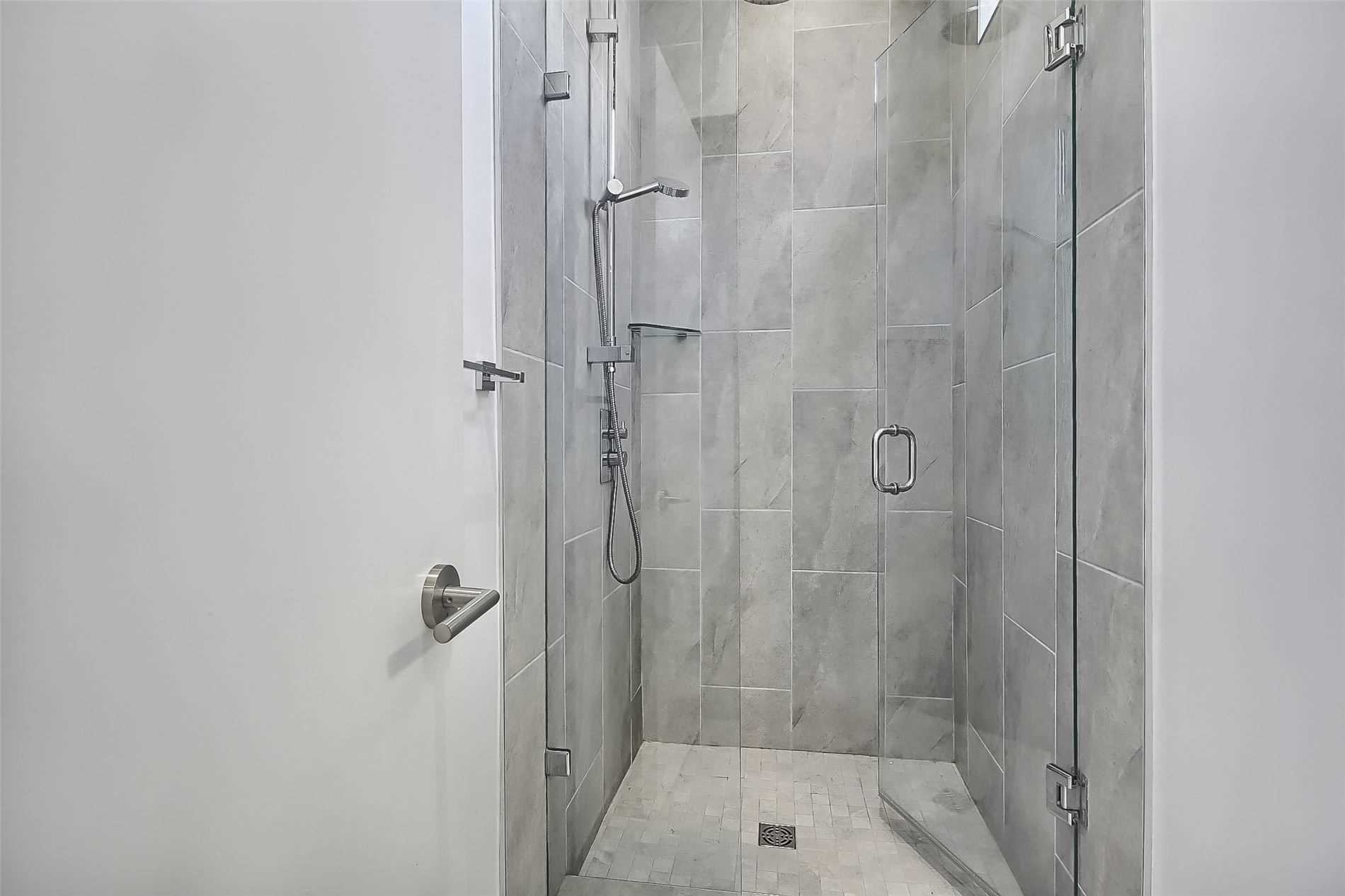 127 Orchard View Boulevard