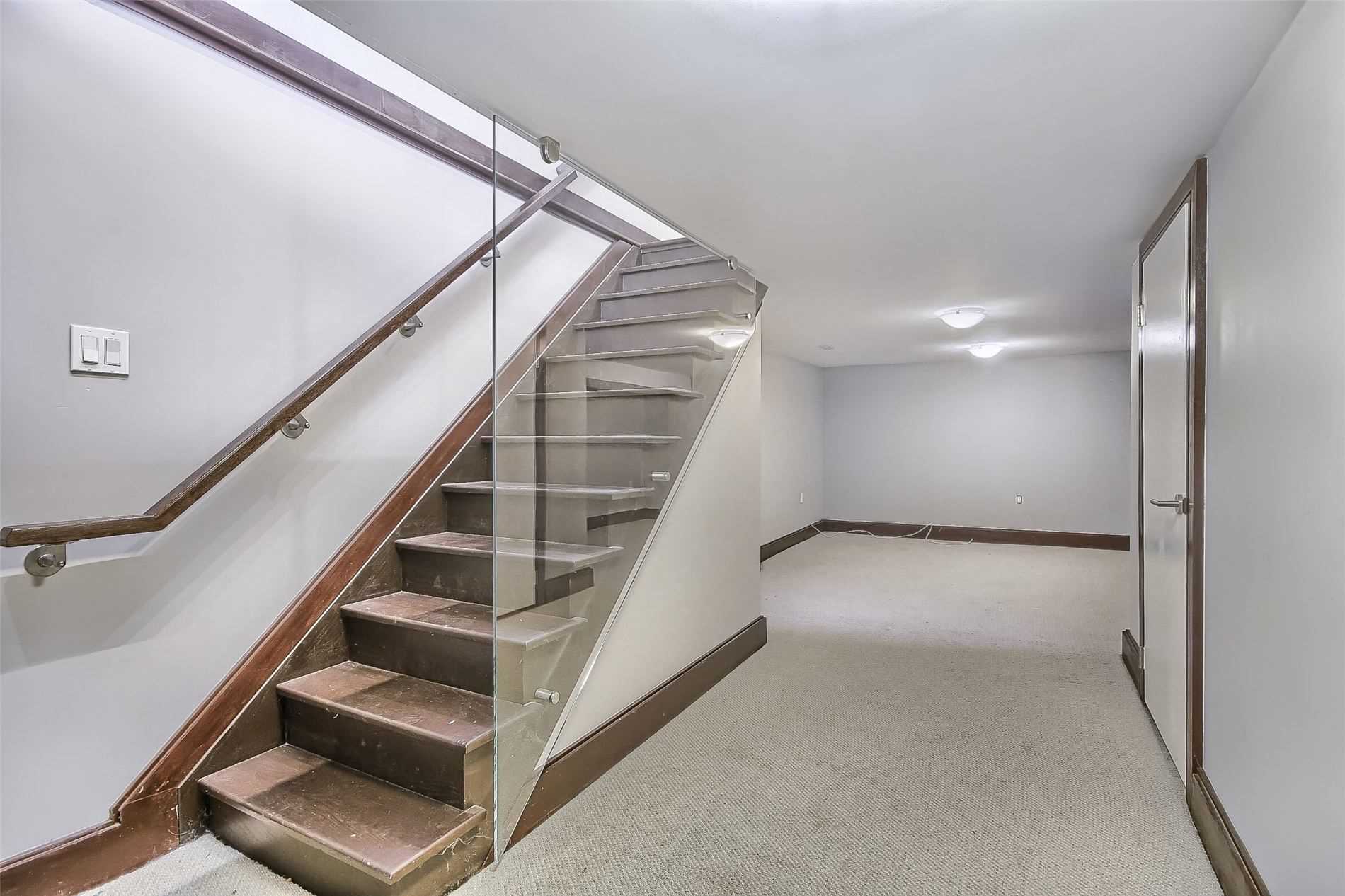 127 Orchard View Boulevard