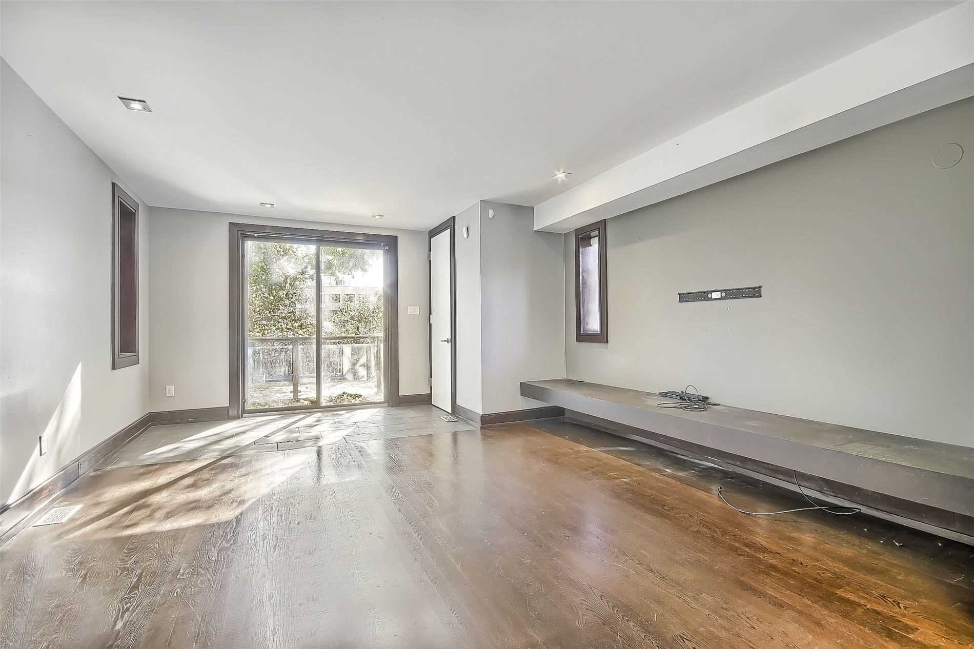 127 Orchard View Boulevard