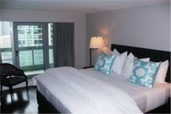 10 Queens Quay W, Toronto