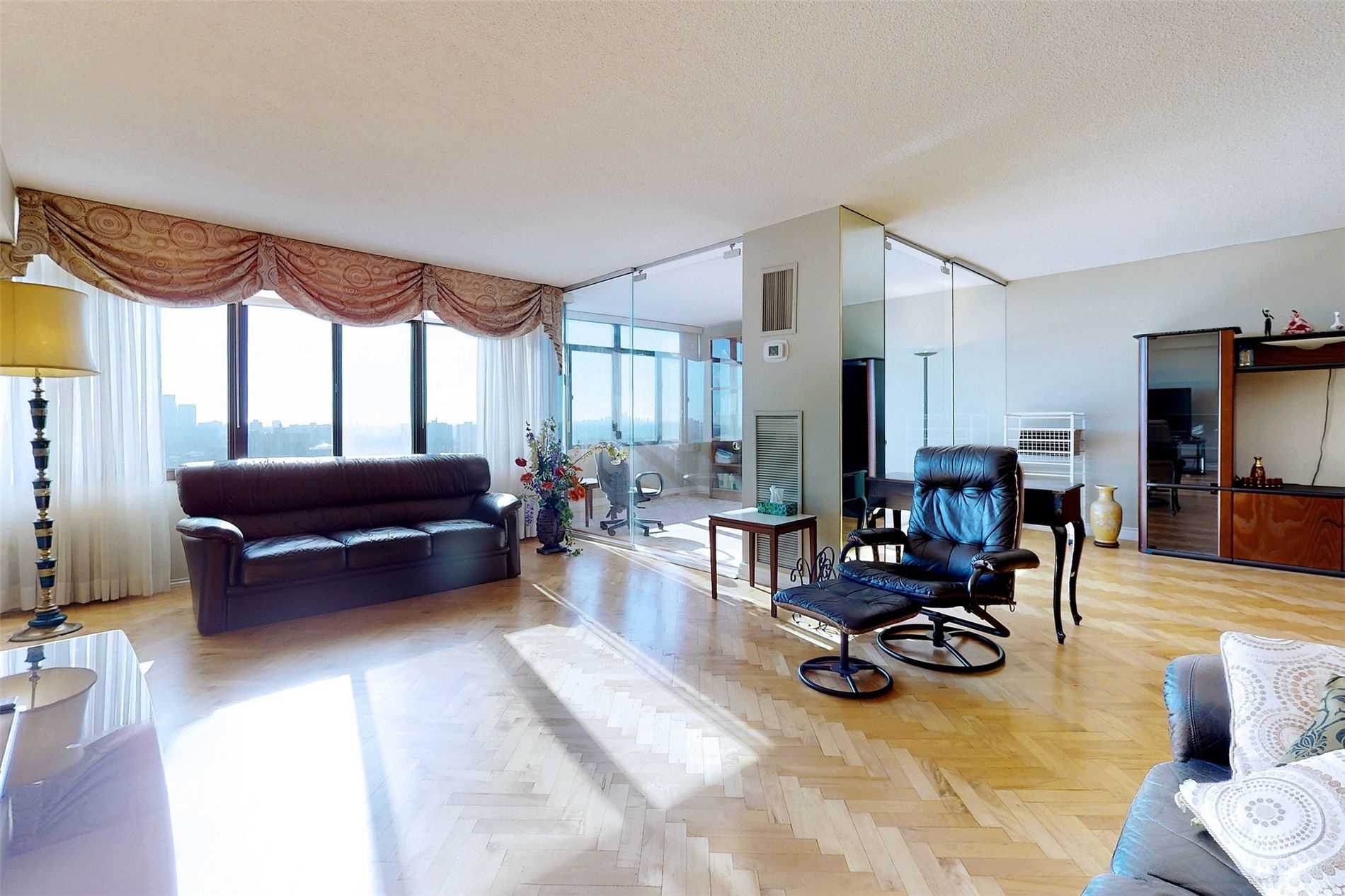 1555 Finch Avenue E, #1605