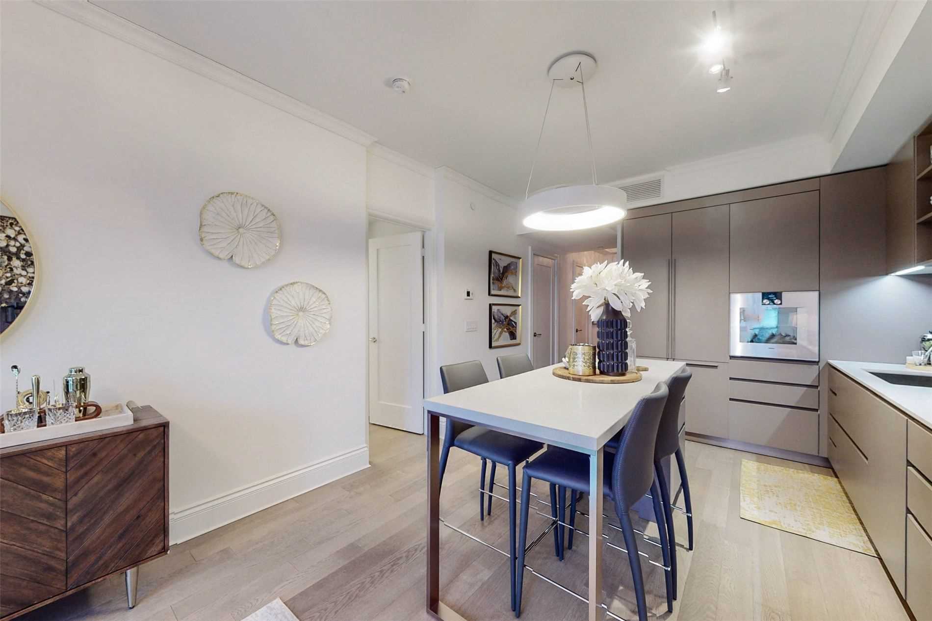 128 Pears Ave, #305