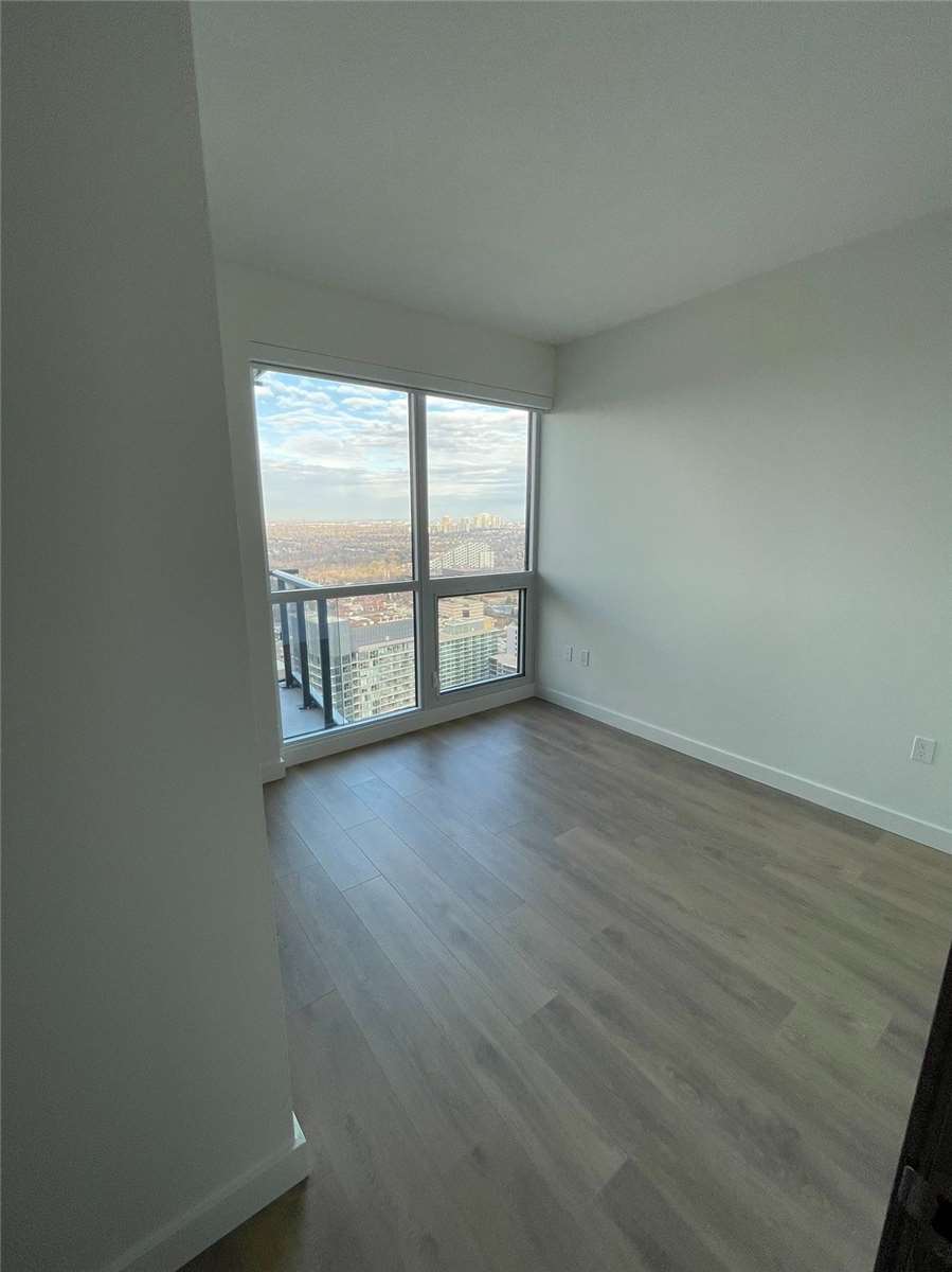 95 Mcmahon Dr, #3708