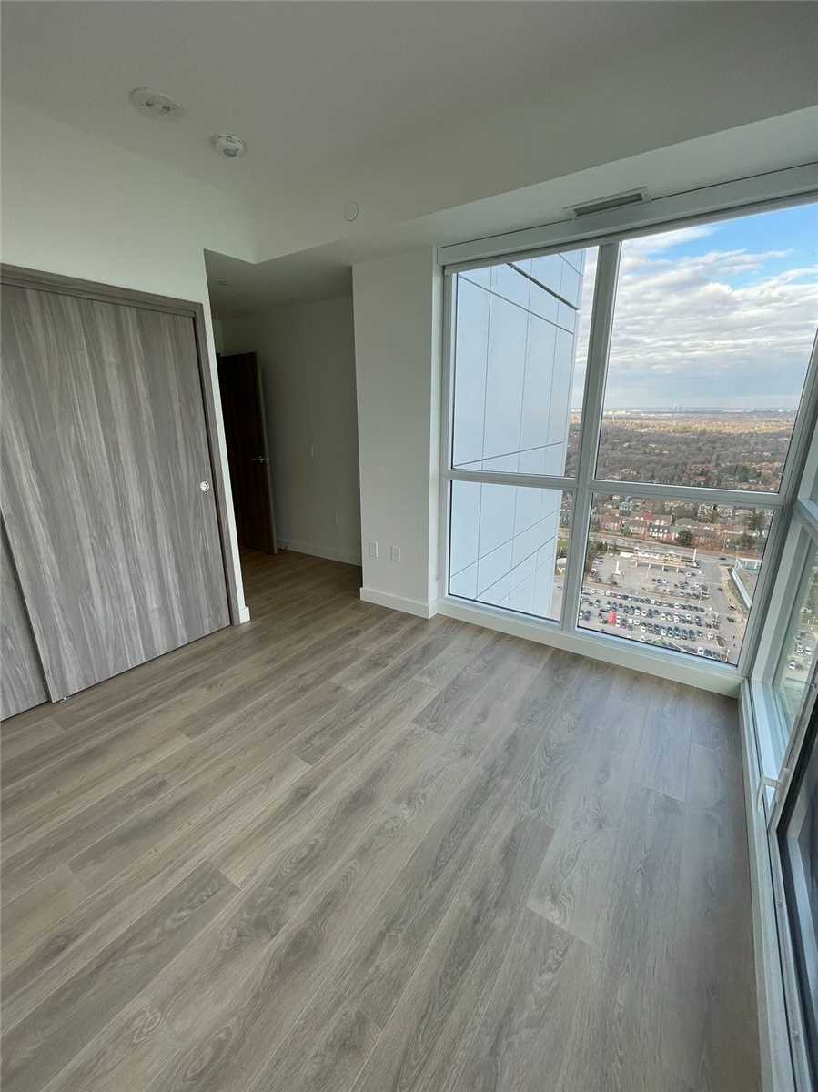 95 Mcmahon Dr, #3708