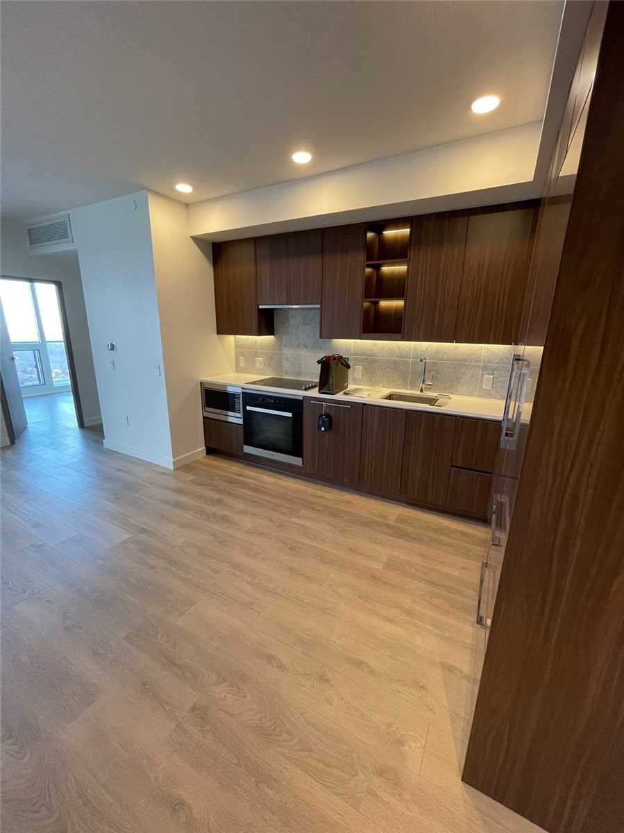 95 Mcmahon Dr, #3708