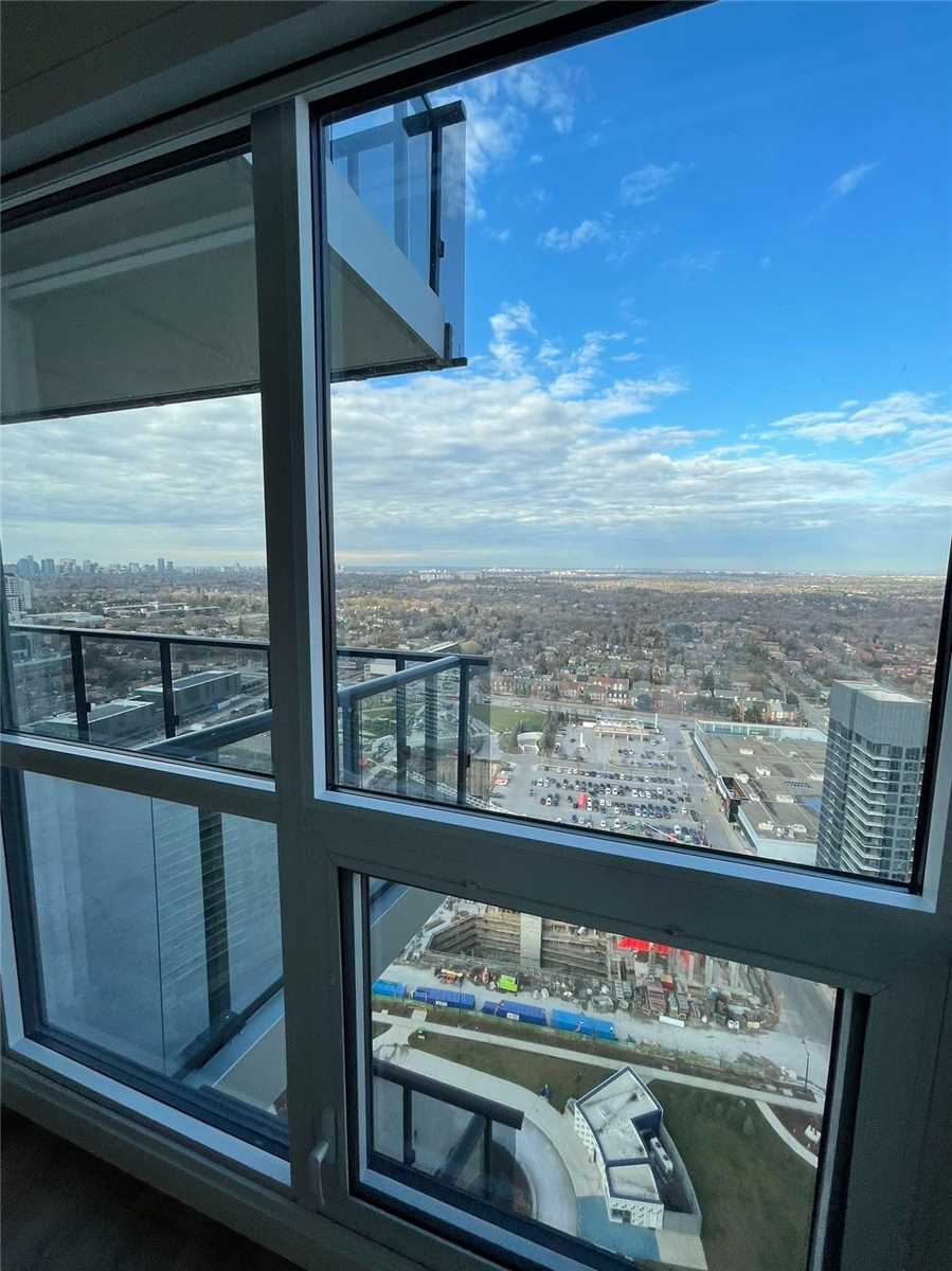 95 Mcmahon Dr, #3708