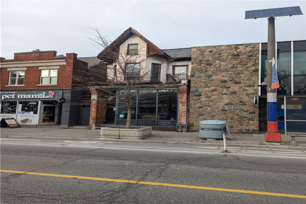642 Bloor St W, Toronto