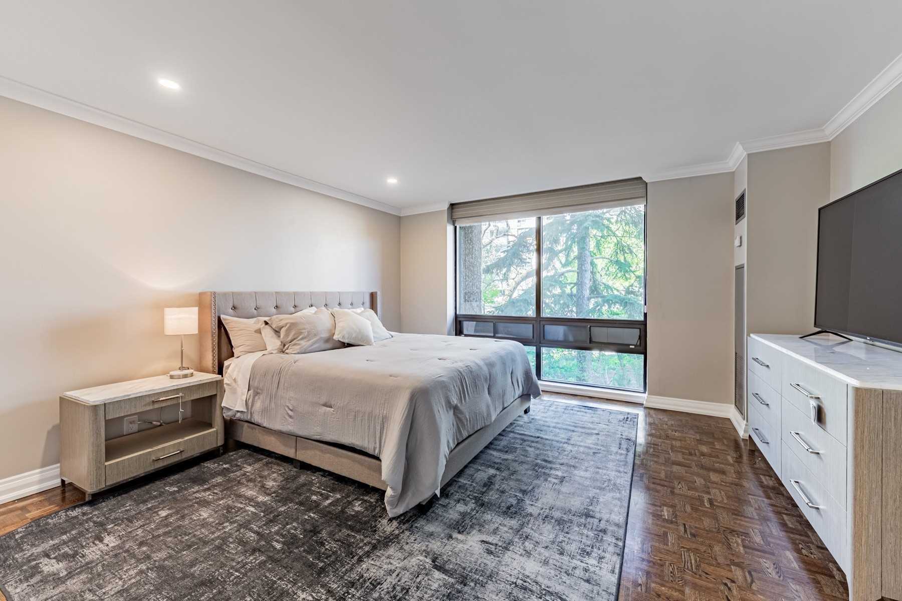 619 Avenue Rd, #201