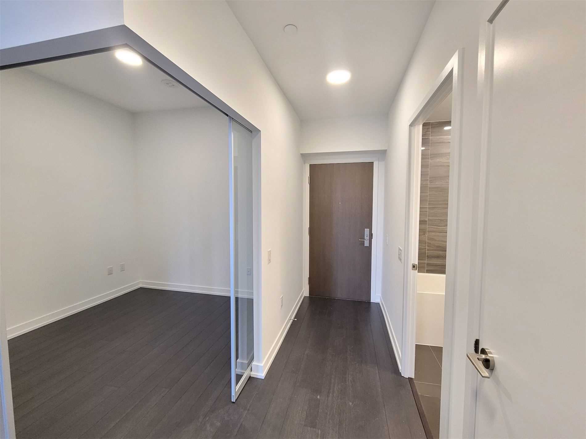 39 Roehampton Ave, #1210