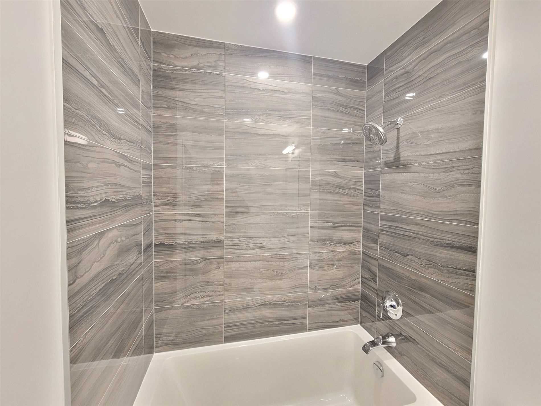 39 Roehampton Ave, #1210