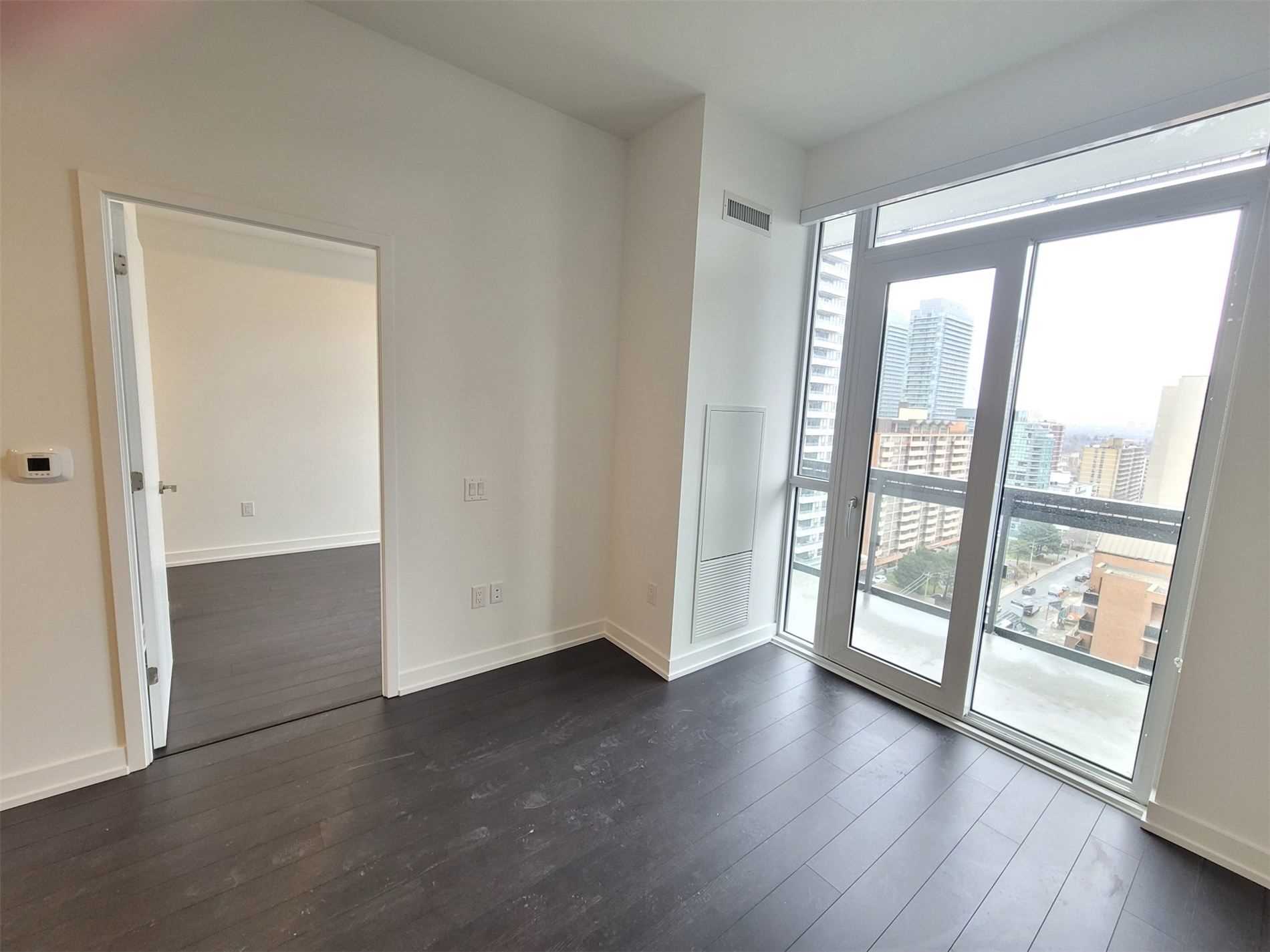 39 Roehampton Ave, #1210