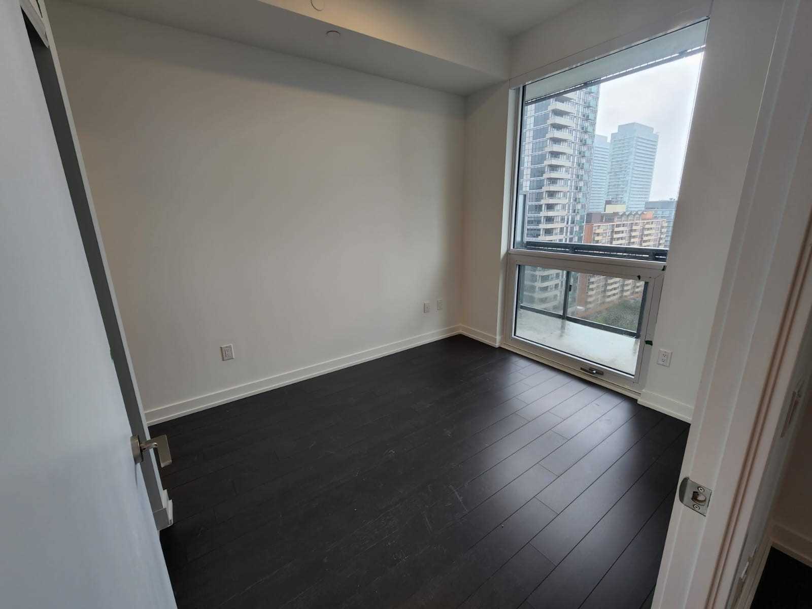 39 Roehampton Ave, #1210