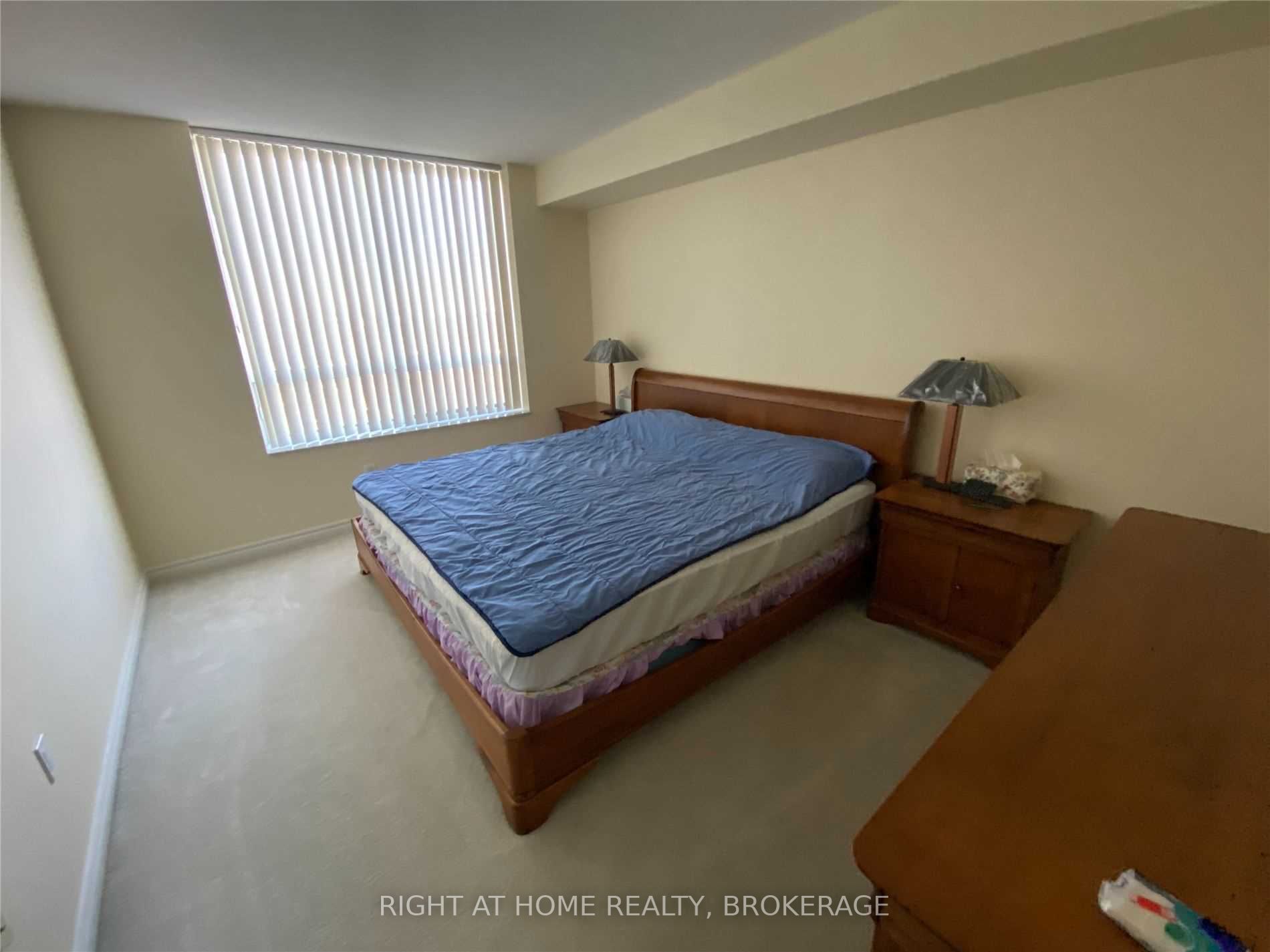 18 Sommerset Way, #2316