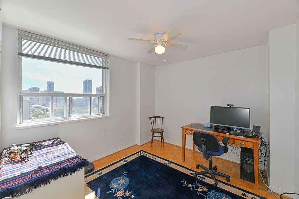 30 Gloucester Street #1912