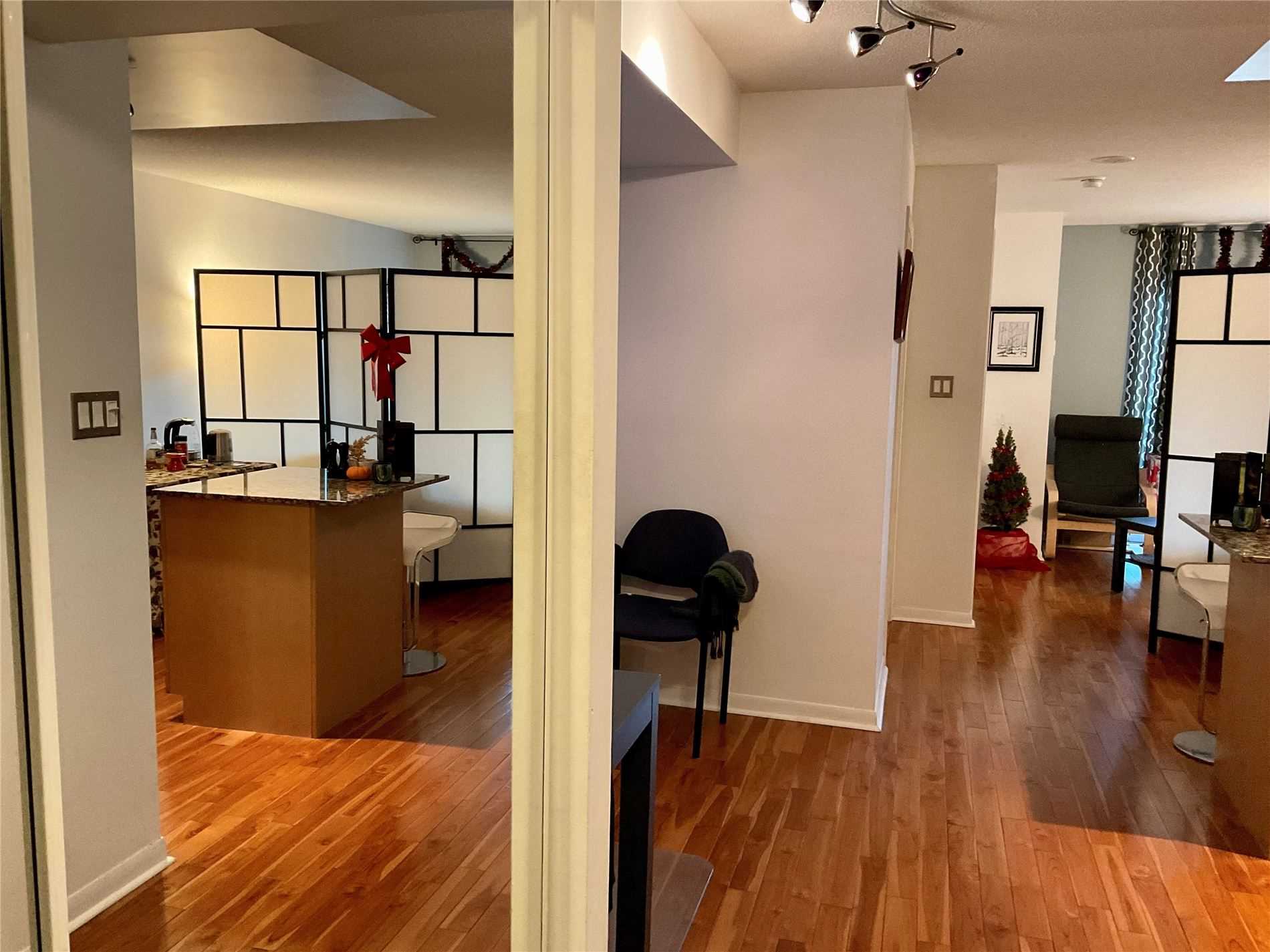 323 Richmond St E, #417