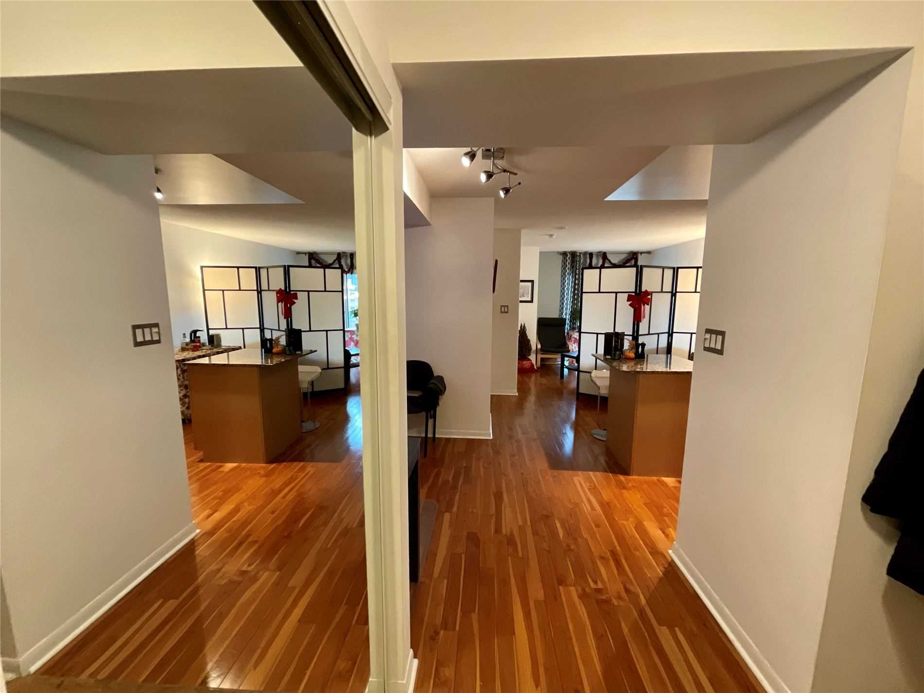 323 Richmond St E, #417