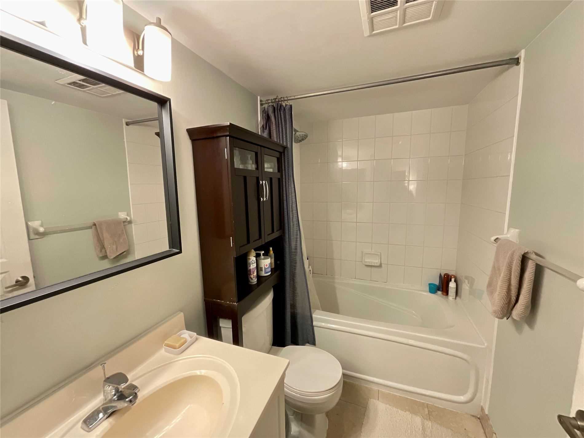 323 Richmond St E, #417