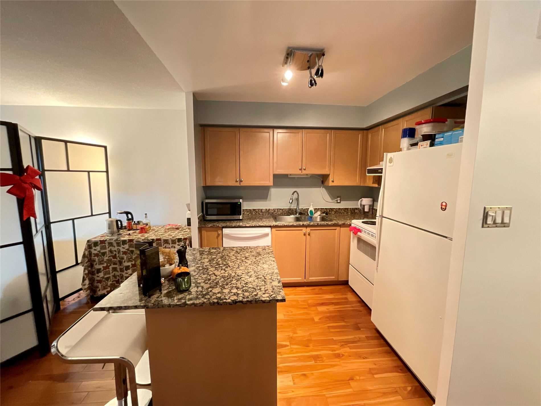 323 Richmond St E, #417