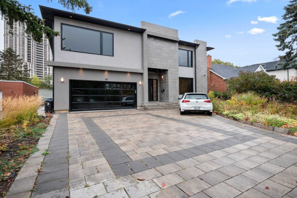 86 Upper Canada Dr, Toronto