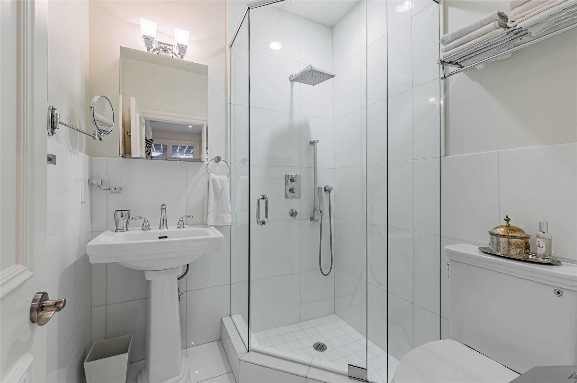 14 Lonsdale Rd