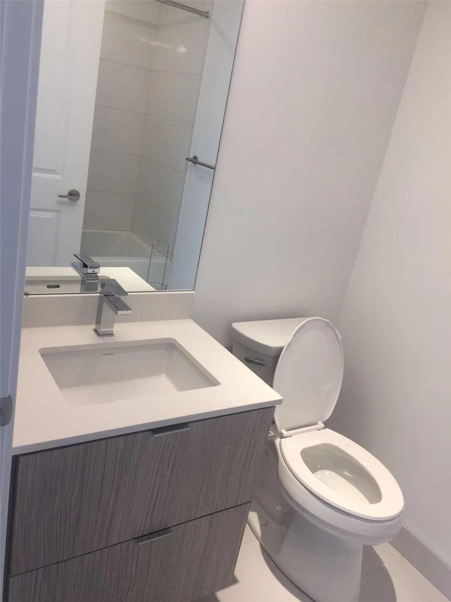 395 Bloor St E, #3407