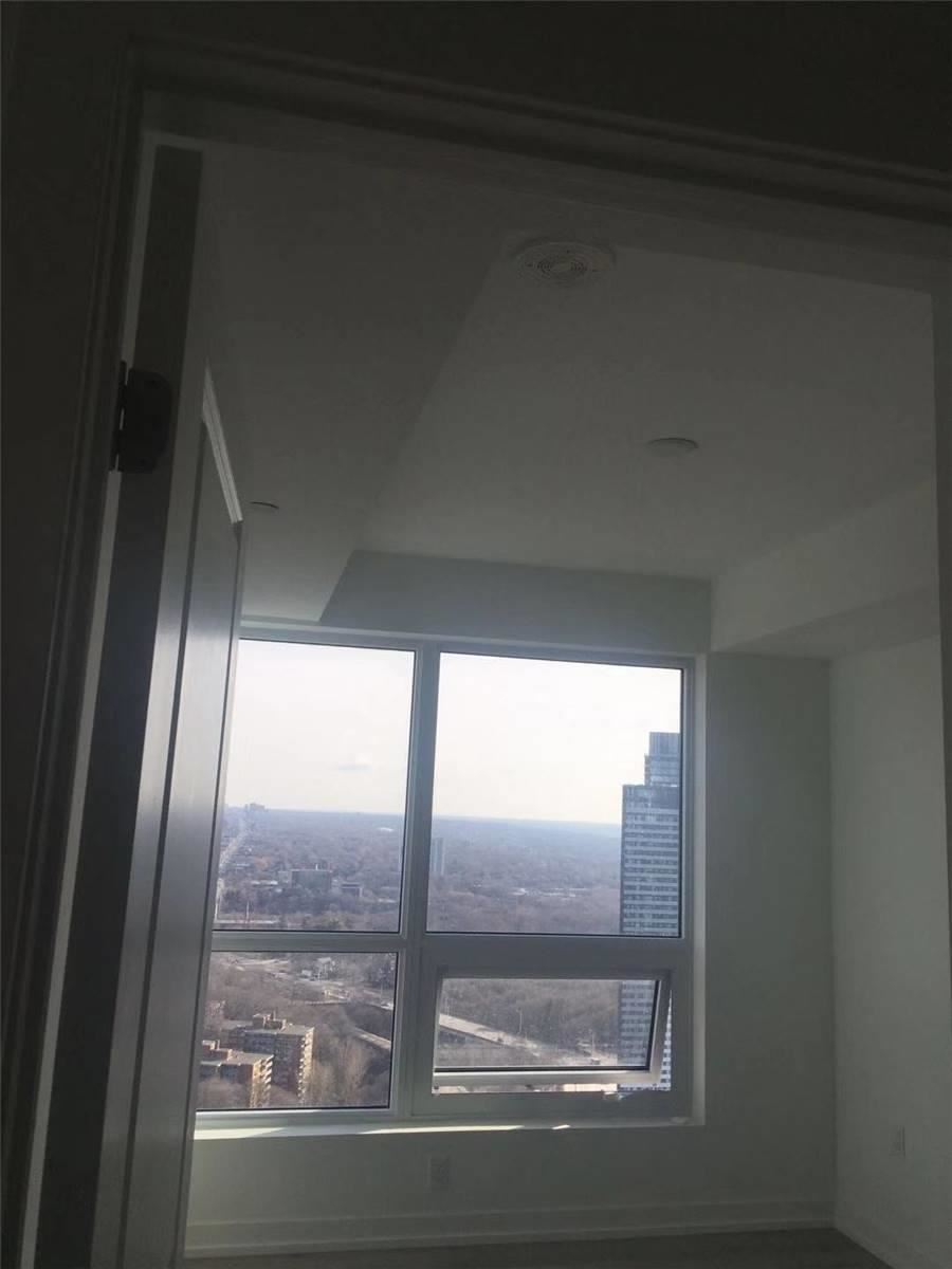 395 Bloor St E, #3407