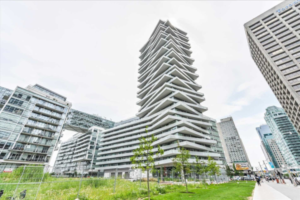 15 Queens Quay E, Toronto