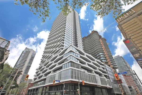 85 Wood St, Toronto