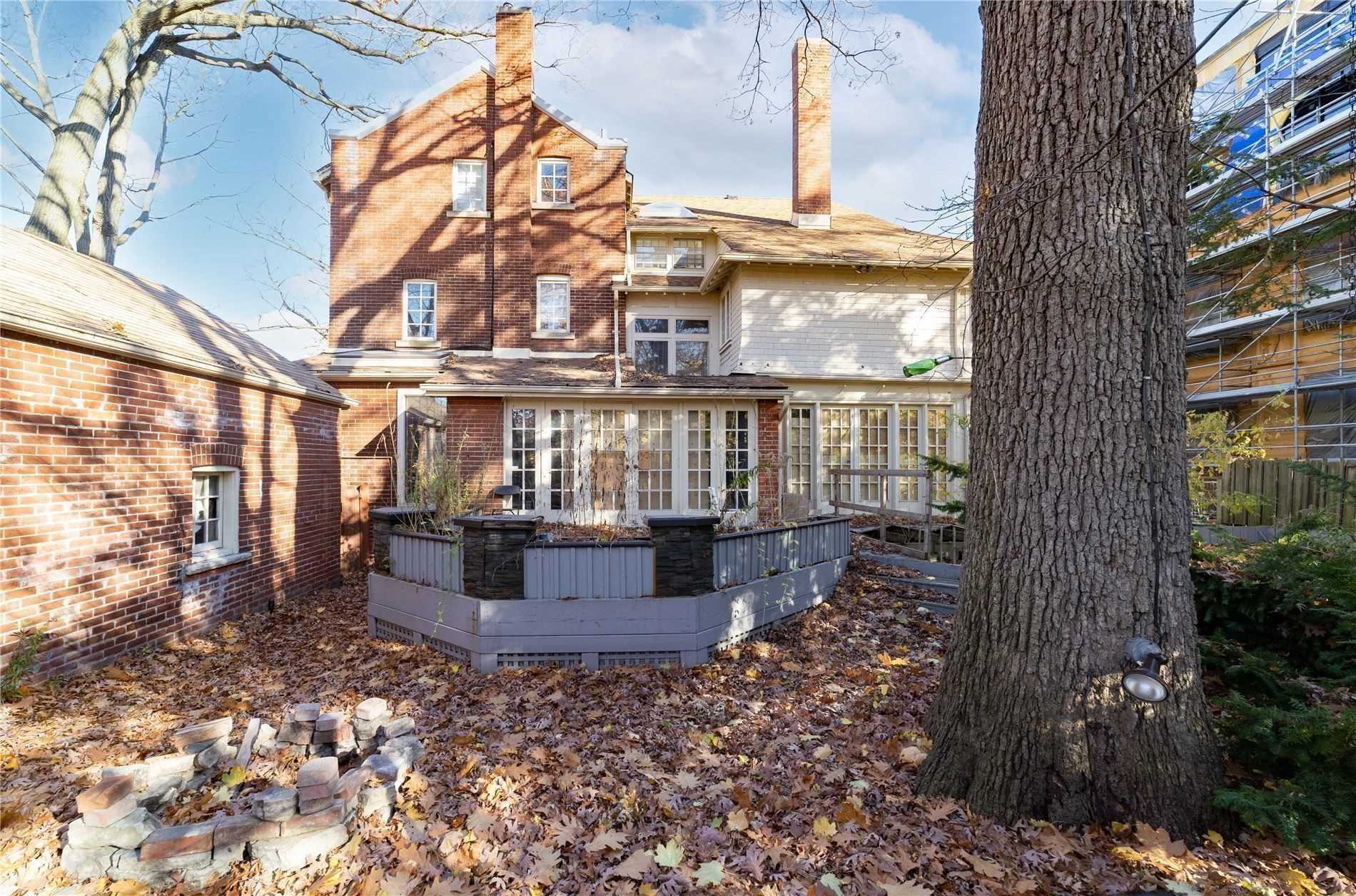 206 Russell Hill Rd