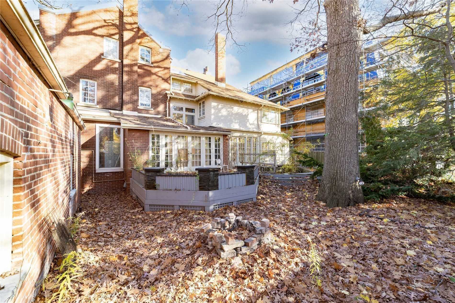 206 Russell Hill Rd