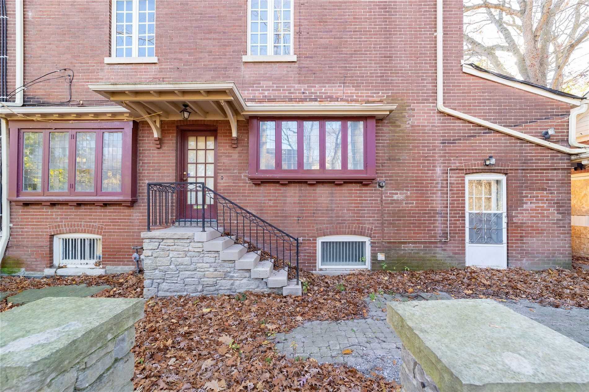 206 Russell Hill Rd