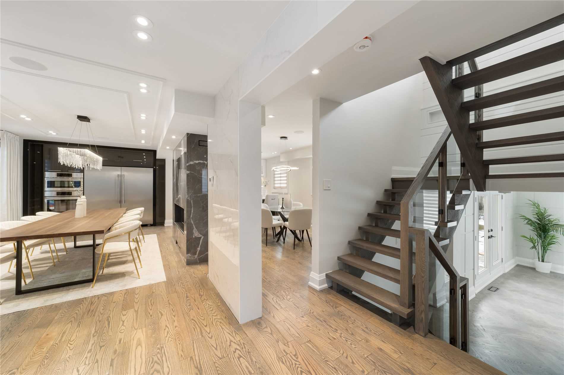 95 Risebrough Ave