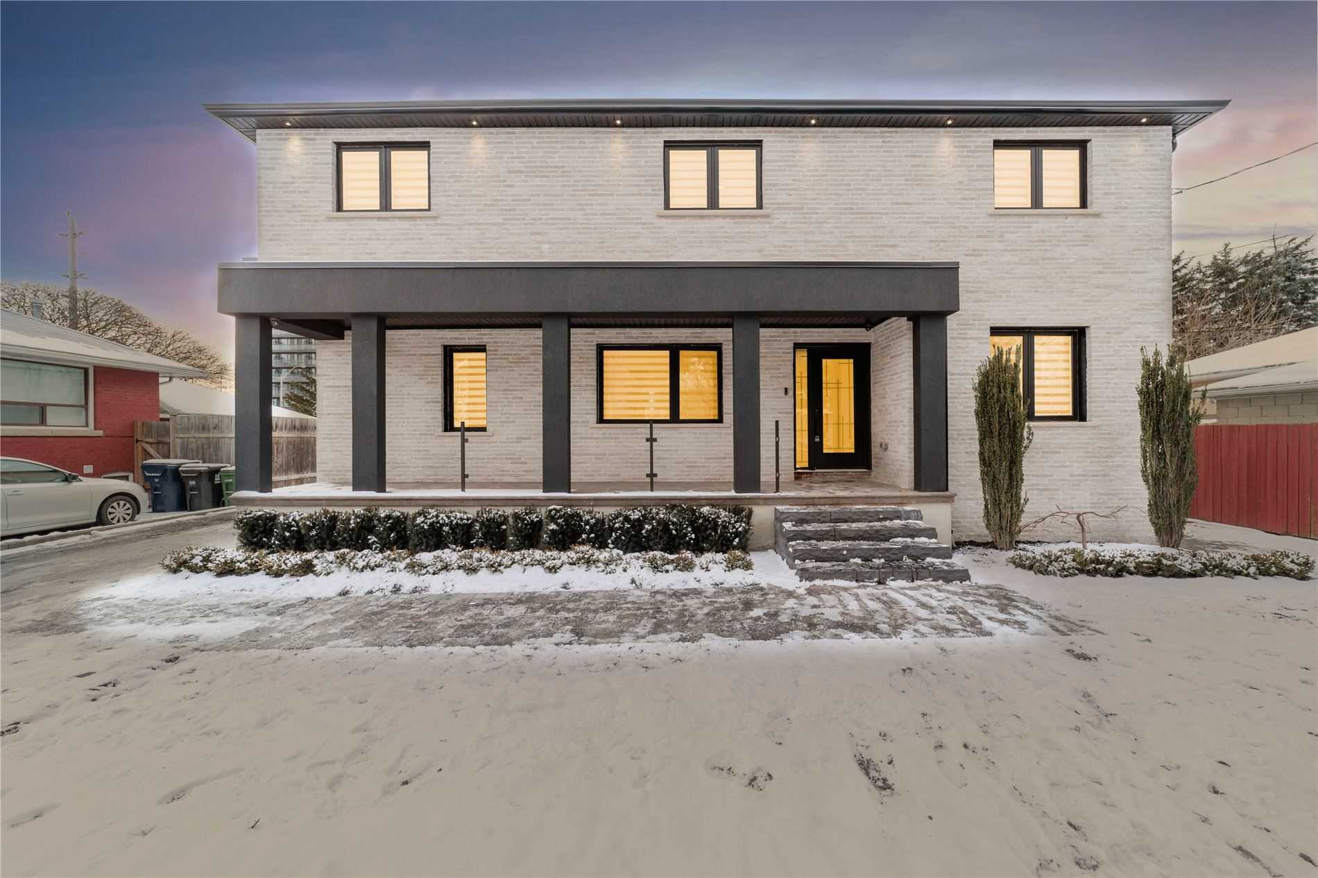 95 Risebrough Ave