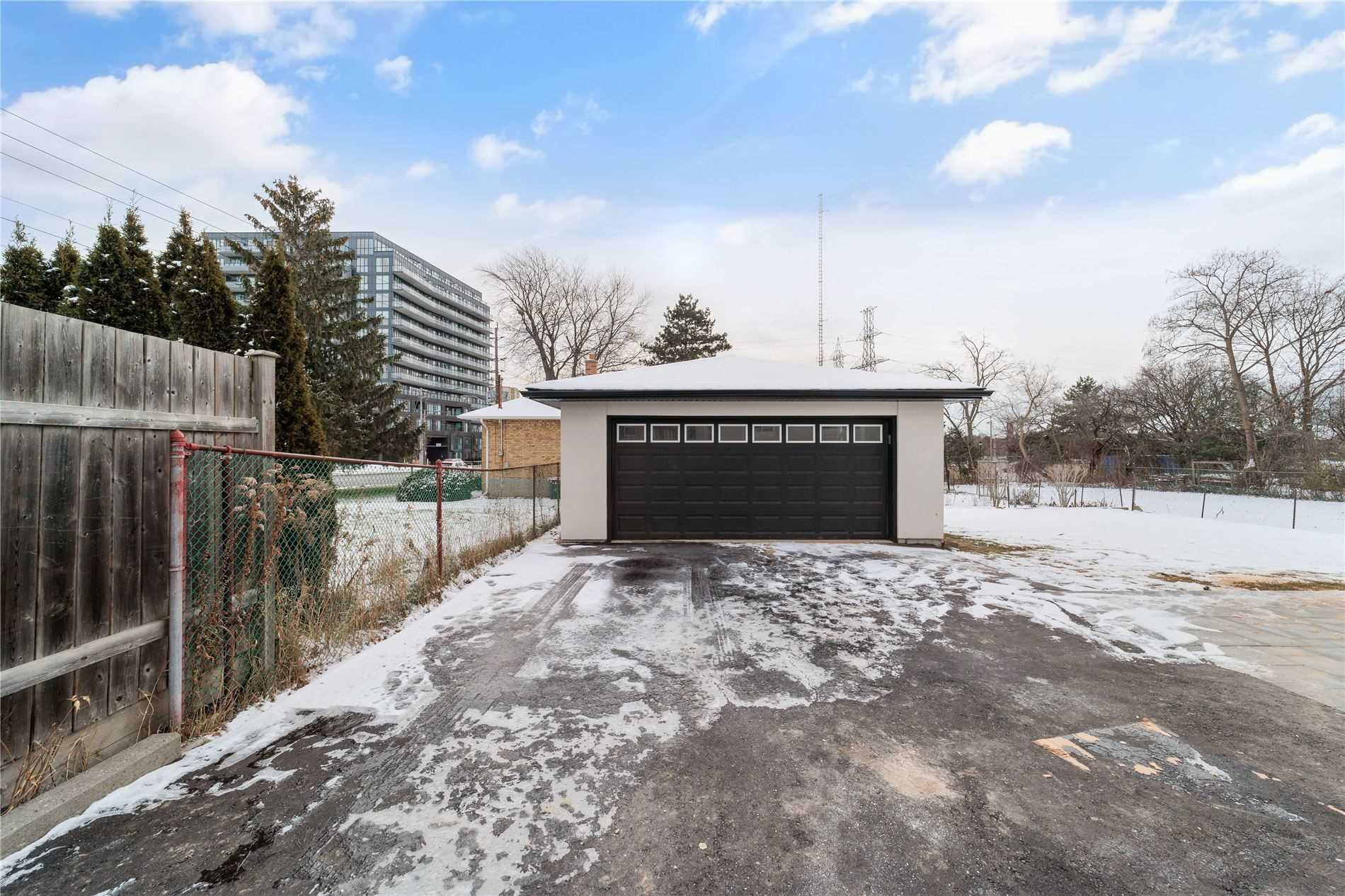 95 Risebrough Ave