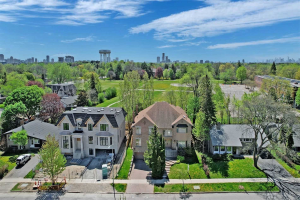 37 Rippleton Rd, Toronto