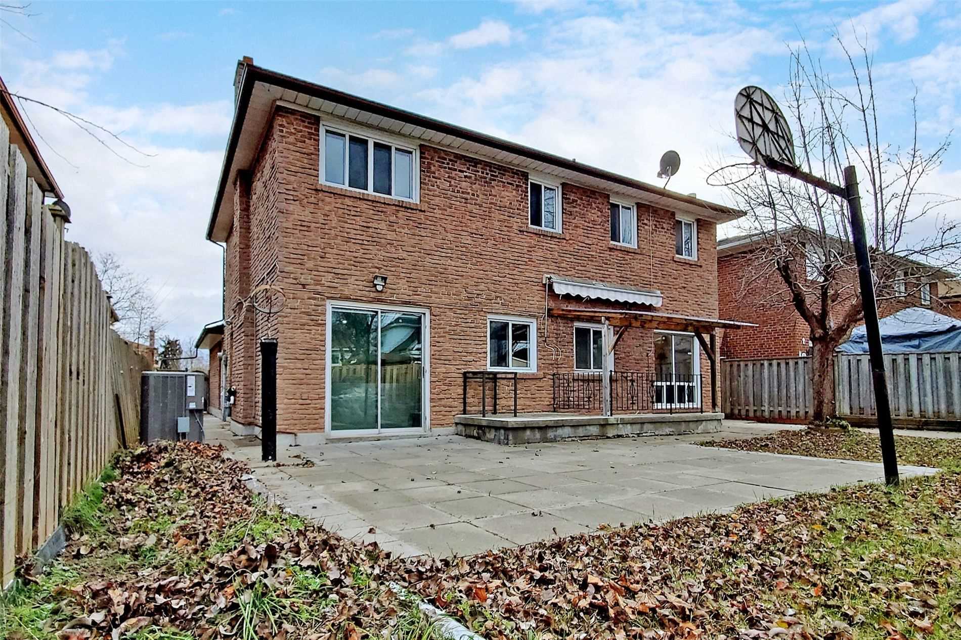 50 Bickerton Crescent