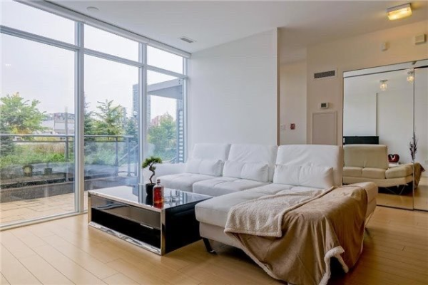 5 Iceboat Terr, Toronto