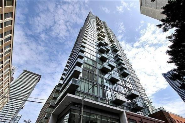 75 St Nicholas St, Toronto
