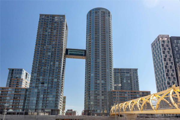 21 Iceboat Terr, Toronto