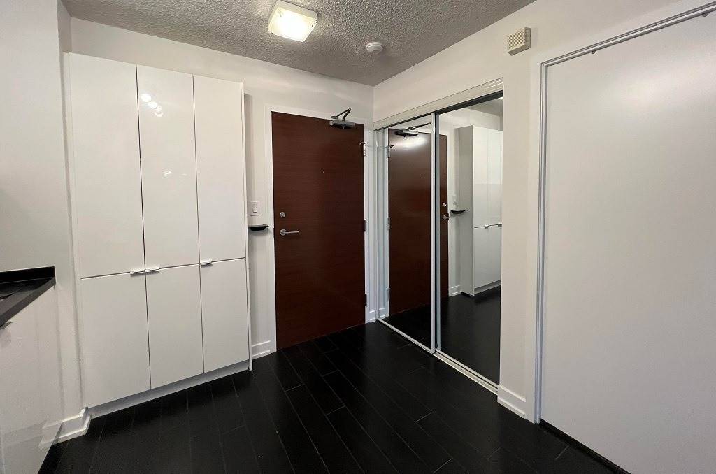 15 Iceboat Terrace, #1611