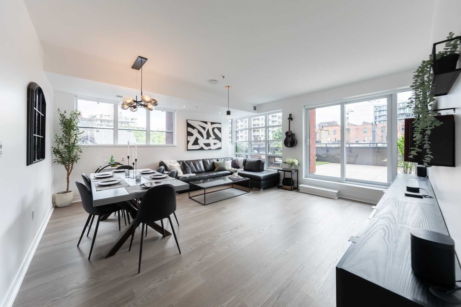 501 Adelaide St W, #302
